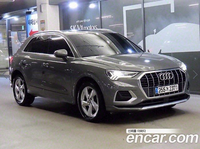 Audi Q3 (F3)