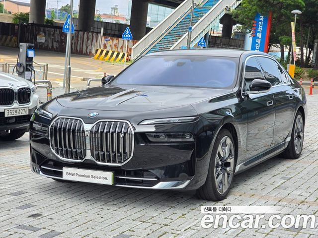 BMW i7 (G70)