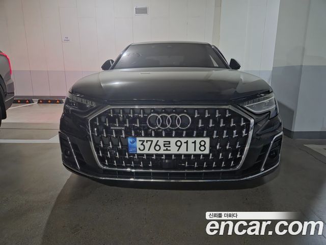 Audi A8 (D5)