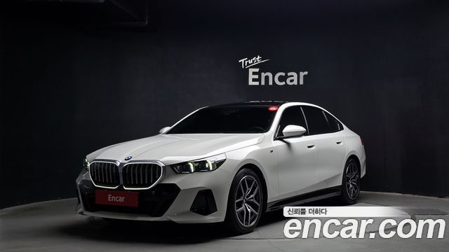 BMW 5 Series (G60)