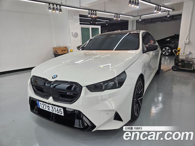 BMW M5 (G90)