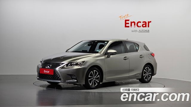 Lexus CT200h