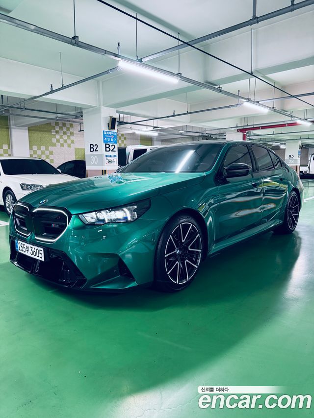 BMW M5 (G90)