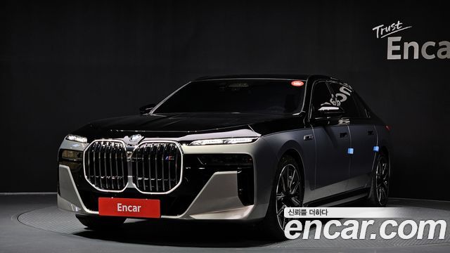 BMW i7 (G70)