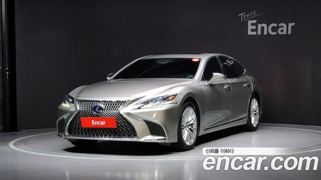 Lexus LS500h 5th Gen