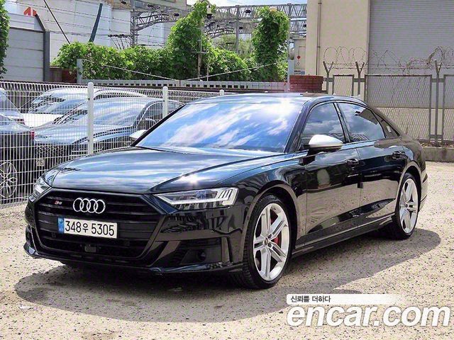 Audi S8 (D5)