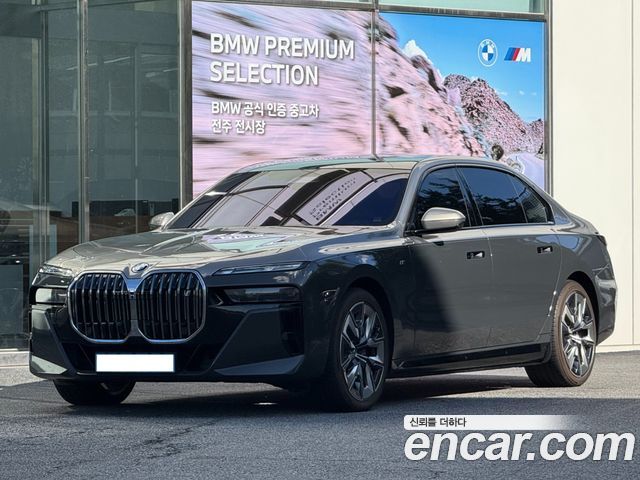 BMW i7 (G70)