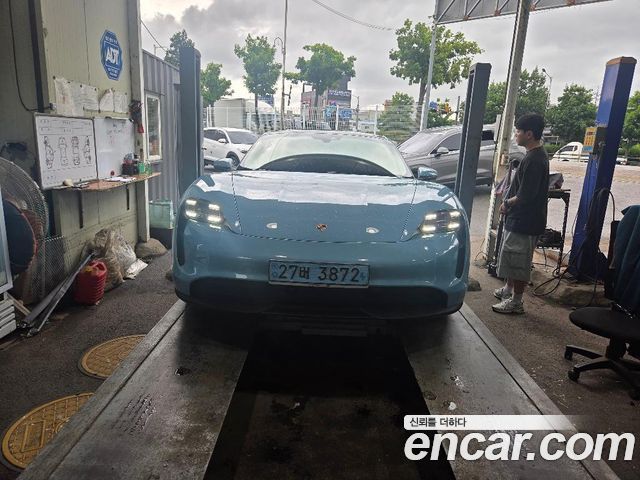 Porsche Taycan