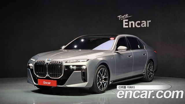BMW i7 (G70)