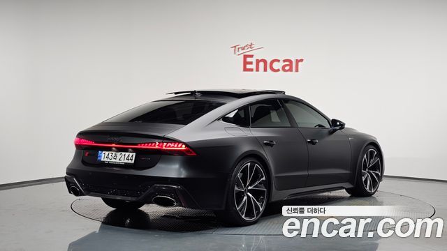 Audi RS7 (4K)