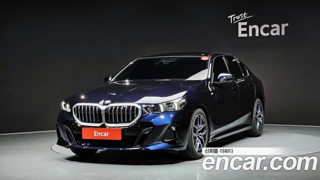 BMW 5 Series (G60)