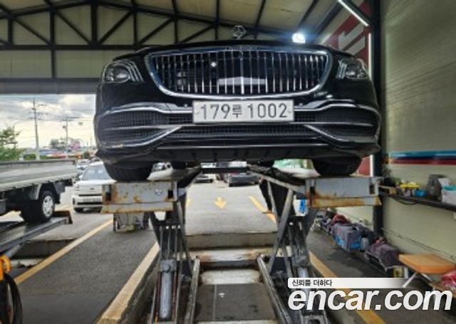 Mercedes-Benz S-Class W222