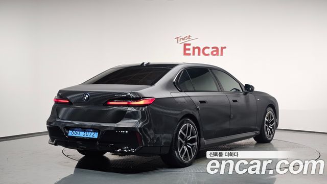 BMW i7 (G70)