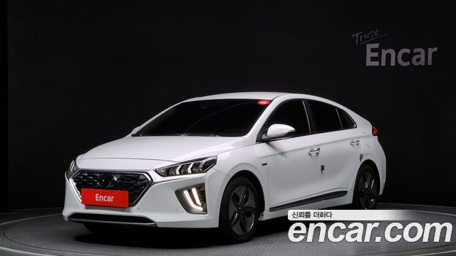 Hyundai The new IONIQ Hybrid
