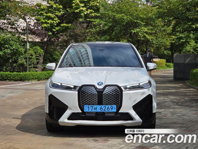BMW iX