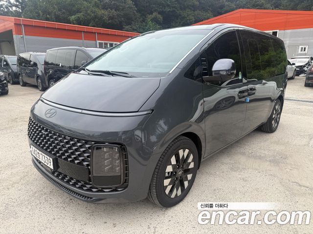 Hyundai Staria