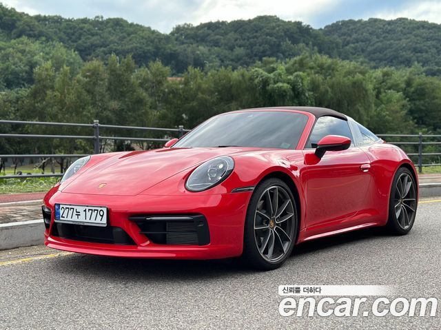 Porsche 911 (992)