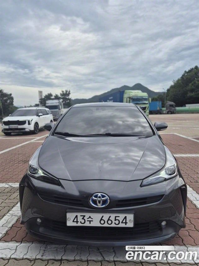 Toyota Prius 4th Gen