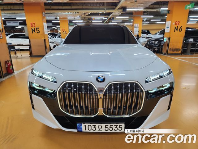 BMW 7 Series (G70)
