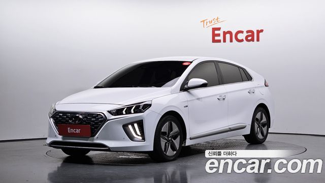 Hyundai The new IONIQ Hybrid