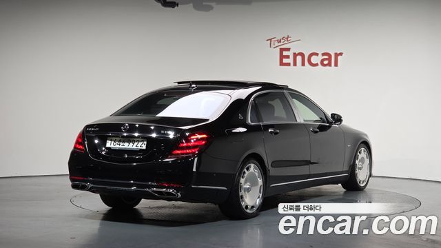 Mercedes-Benz S-Class W222