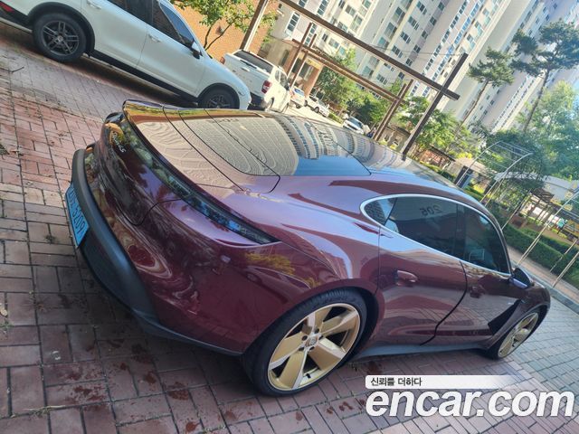 Porsche Taycan