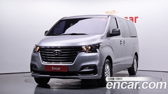 Hyundai The New Grand Starex