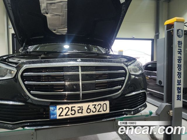 Mercedes-Benz S-Class W223