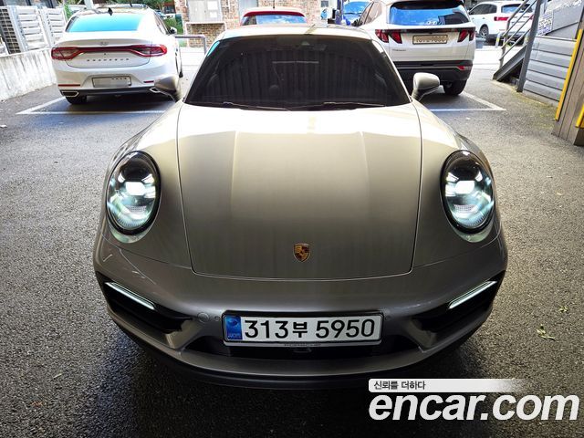 Porsche 911 (992)