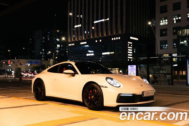 Porsche 911 (992)