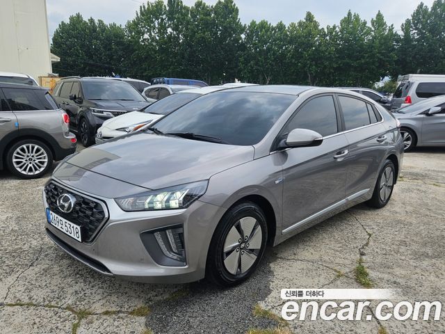 Hyundai The new IONIQ Hybrid