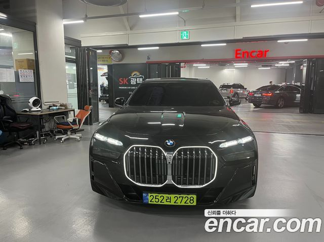 BMW 7 Series (G70)