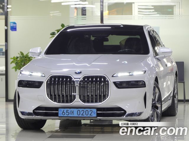 BMW i7 (G70)
