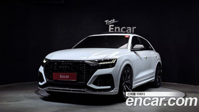 Audi RSQ8 (4M)