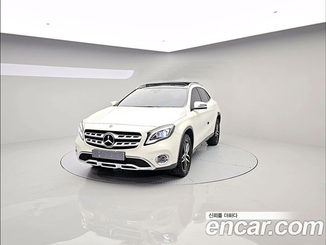 Mercedes-Benz GLA-Class X156