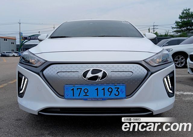 Hyundai The new IONIQ Electric