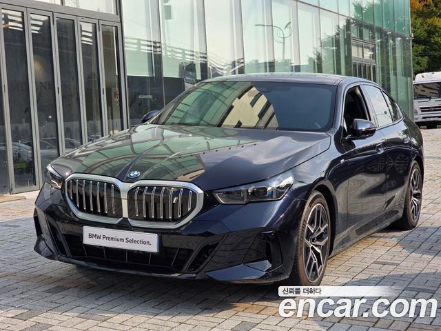 BMW i5 (G60)