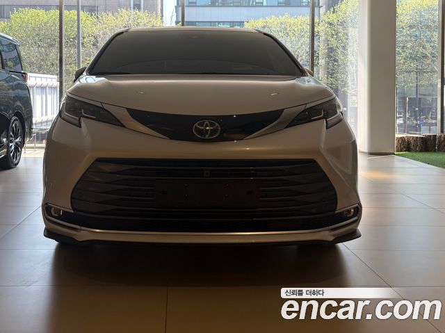 Toyota Sienna 4th Gen