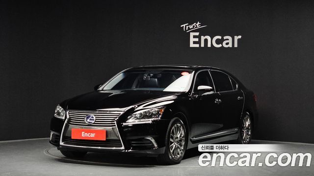 Lexus LS600hL
