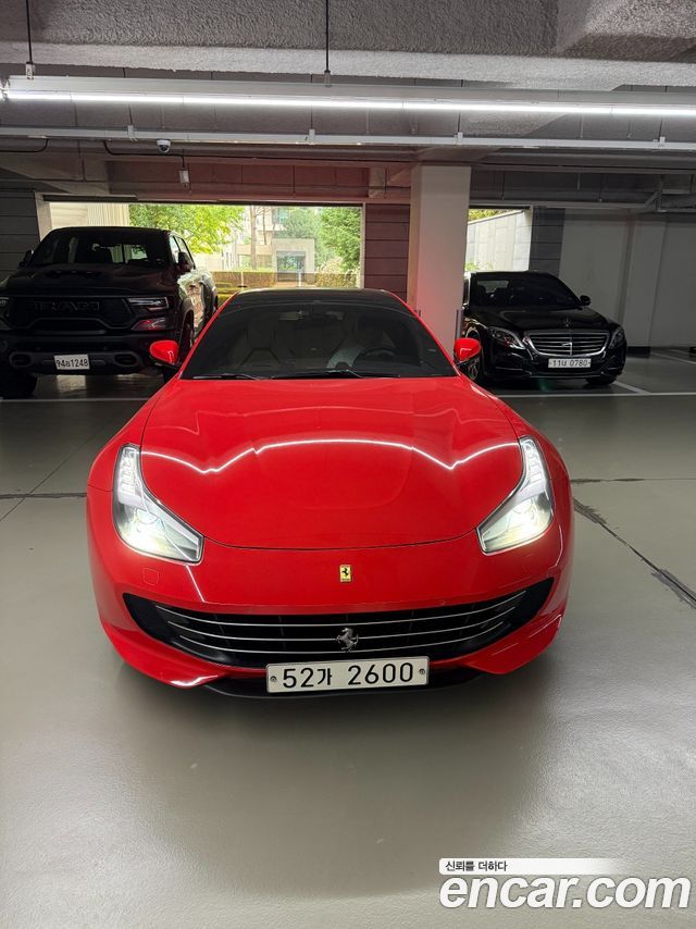 Ferrari GTC4 Lusso