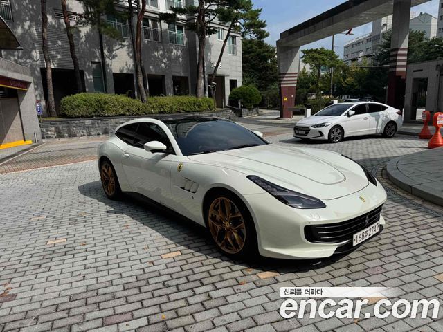Ferrari GTC4 Lusso