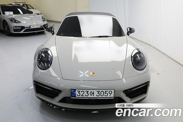 Porsche 911 (992)