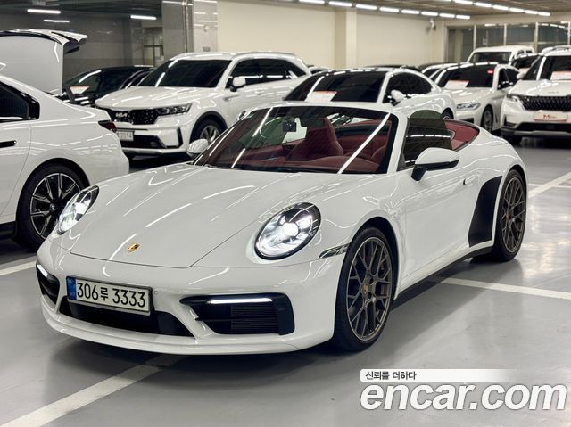 Porsche 911 (992)