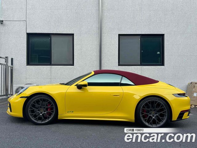 Porsche 911 (992)