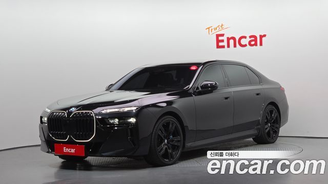 BMW i7 (G70)