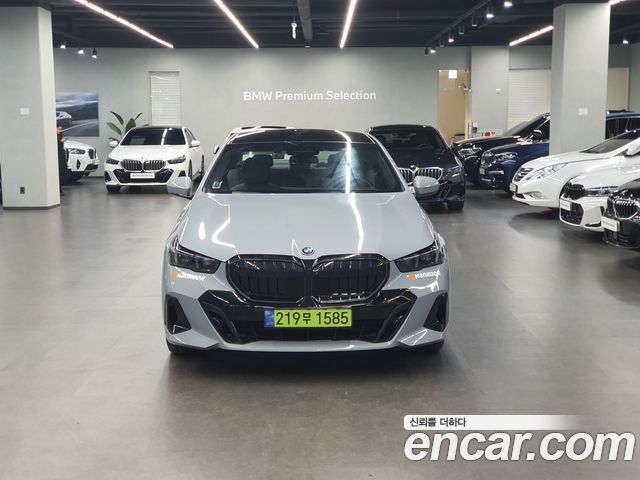 BMW 5 Series (G60)
