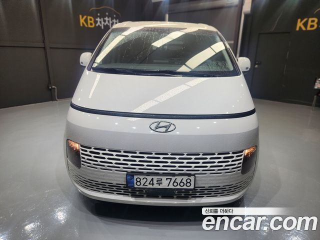 Hyundai Staria