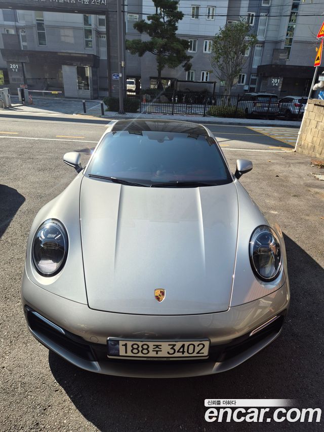 Porsche 911 (992)