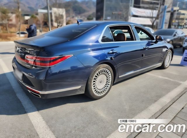 Genesis G90