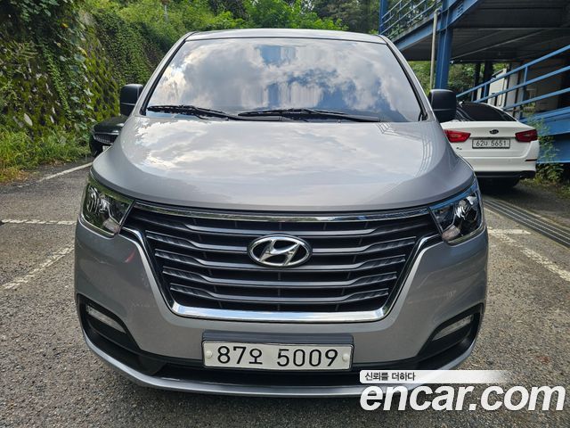 Hyundai The New Grand Starex